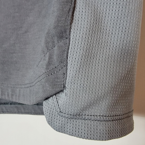 The North Face Men's T-Shirt, Size S - Picture 5 of 9